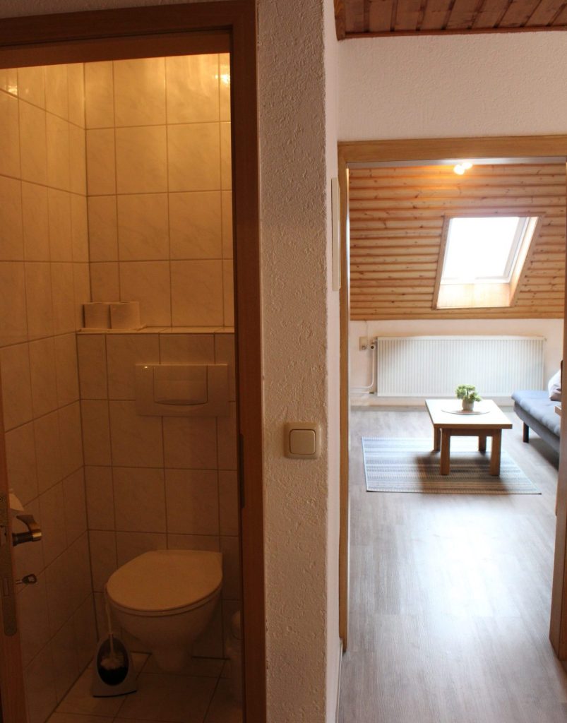 Eine separate Toilette steht ebenfalls zur Verfügung
